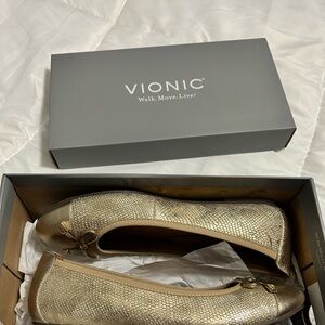 Vionic Women's Shimmering Gold Flats 9.5